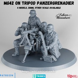 Equipo MG42 en trípode...
