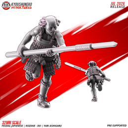 Ashigaru Kozane-dō con yari cargando. Nipón
