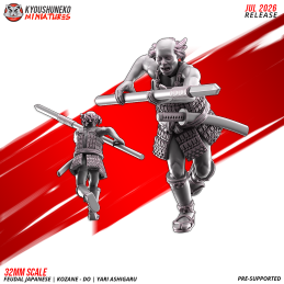 Ashigaru Kozane-dō con yari cargando. Nipón