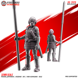 Ashigaru Kozane-dō con yari en reposo. Nipón