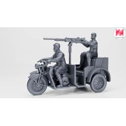 Triciclo militar Moto Guzzi Trialce con 2 tripulantes